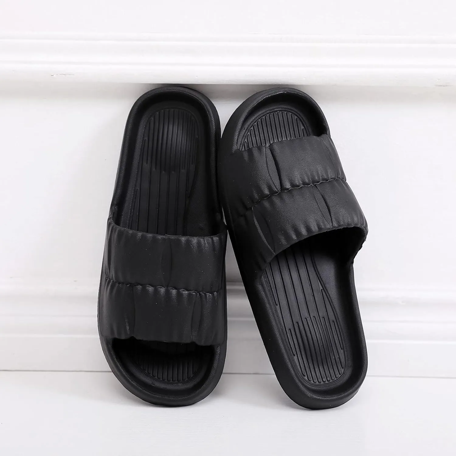 Bathroom Slippers Men's Non-Slip Indoor Home House Beach Shoes Cloud Sandals Comfy Indoor Outdoor Slides Unisex