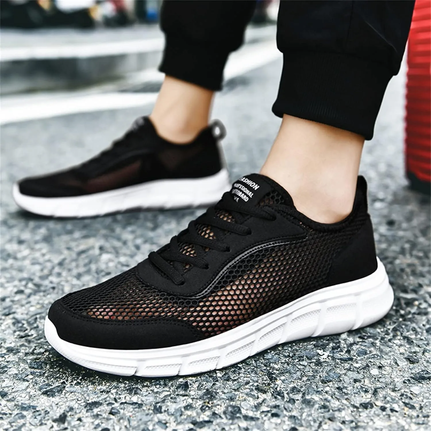 Fashion Spring and Summer Men Sports Shoes Flat Bottom Lightweight Fly Woven Mesh Hollow Casual Sneaker Boots for Men