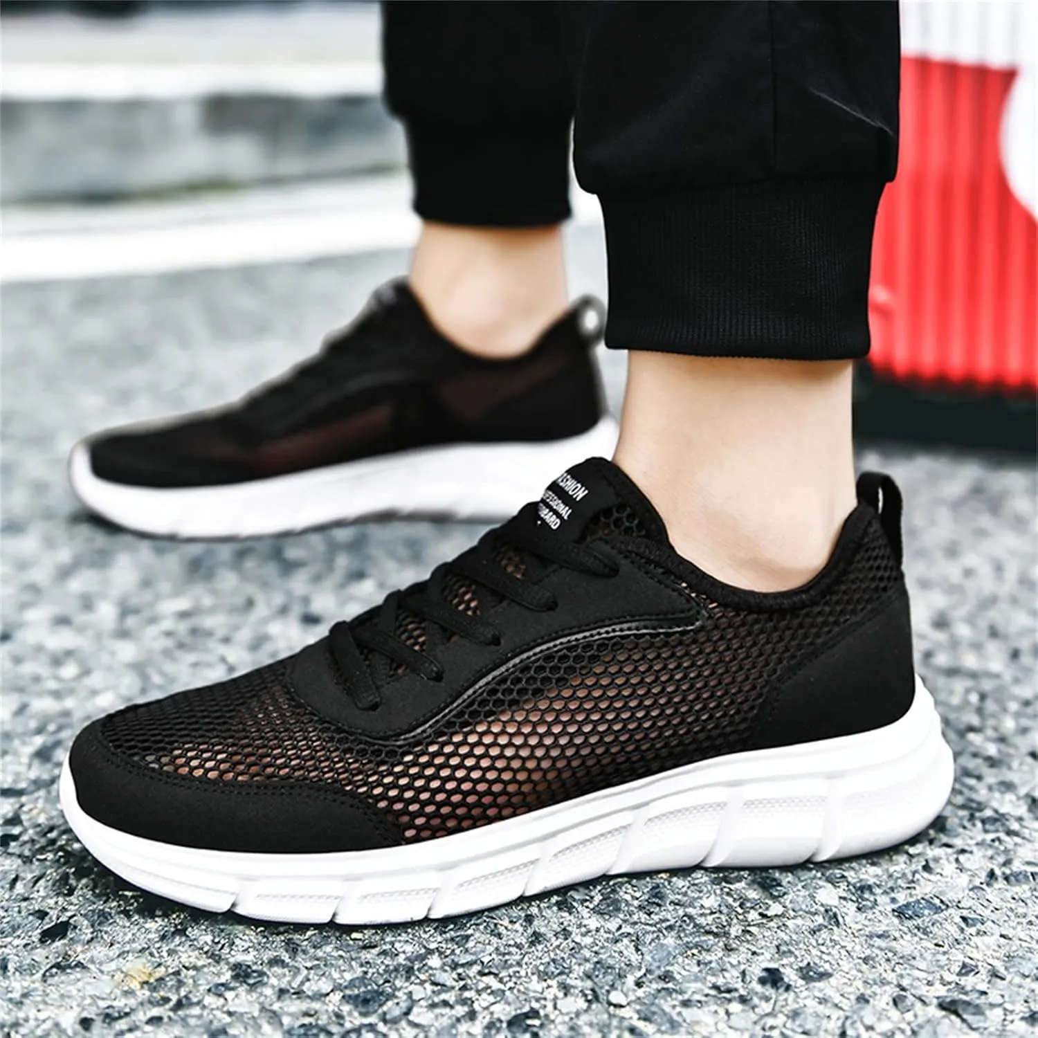 Fashion Spring and Summer Men Sports Shoes Flat Bottom Lightweight Fly Woven Mesh Hollow Casual Sneaker Boots for Men