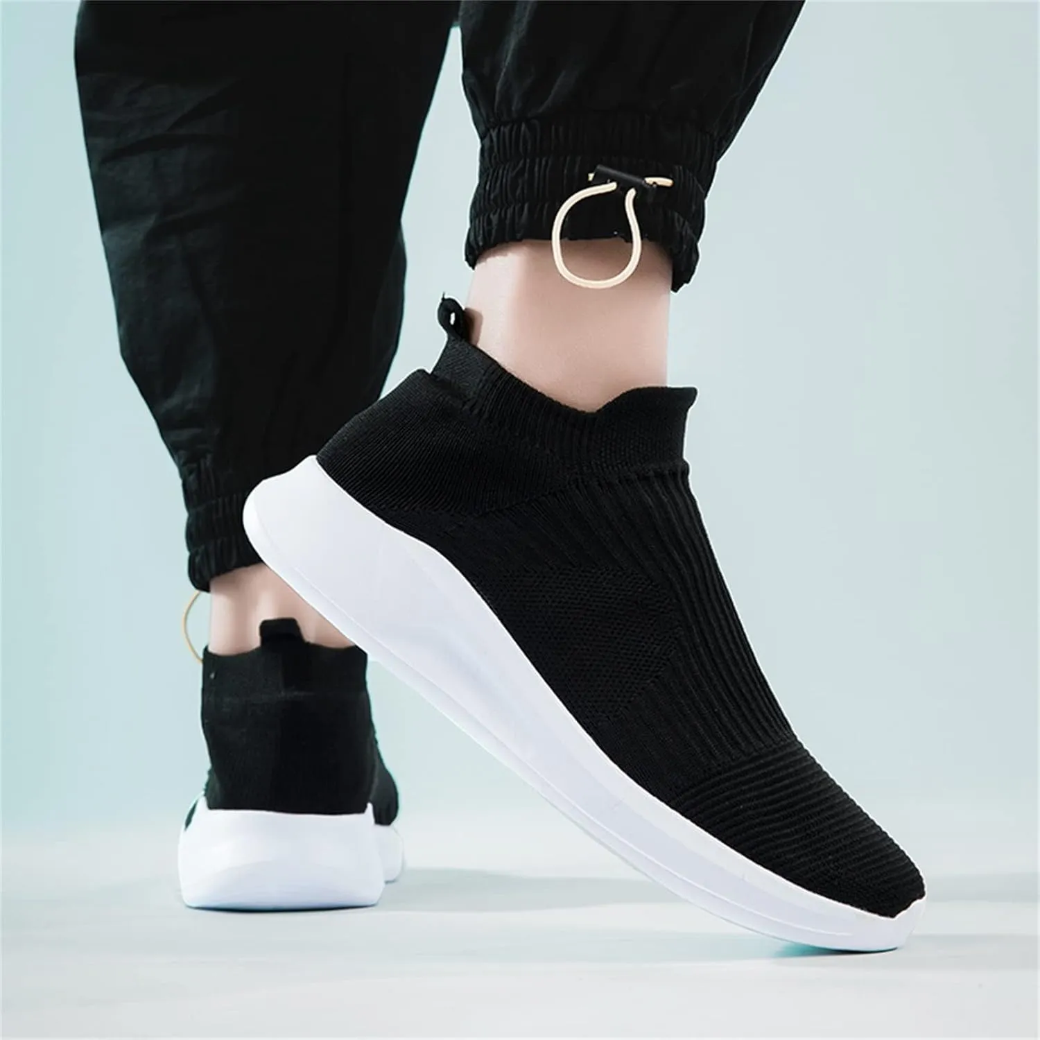 Fashion Spring and Summer Men Sports Shoes Flat Bottom Lightweight Slip On Fly Woven Mesh Mens Sneaker Socks No Show