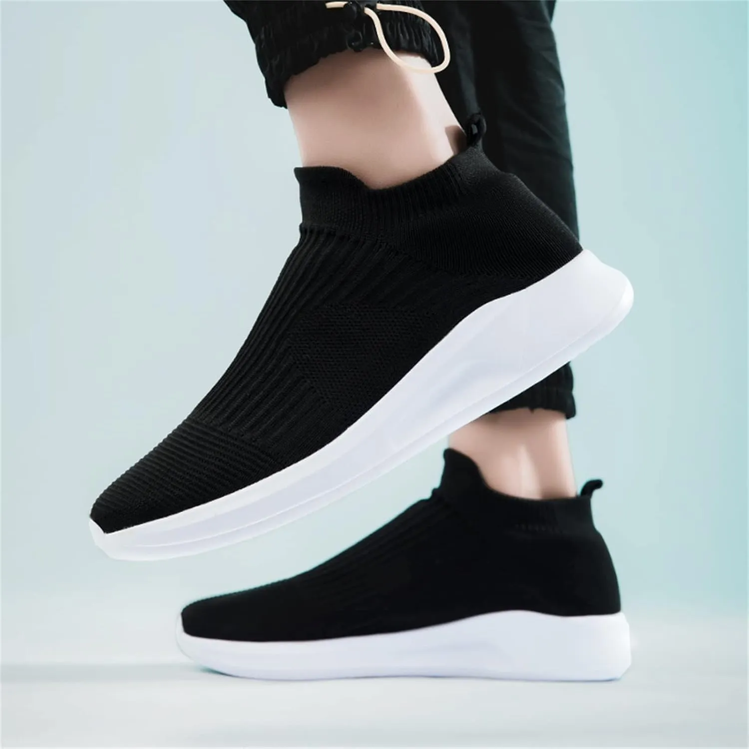 Fashion Spring and Summer Men Sports Shoes Flat Bottom Lightweight Slip On Fly Woven Mesh Mens Sneaker Socks No Show