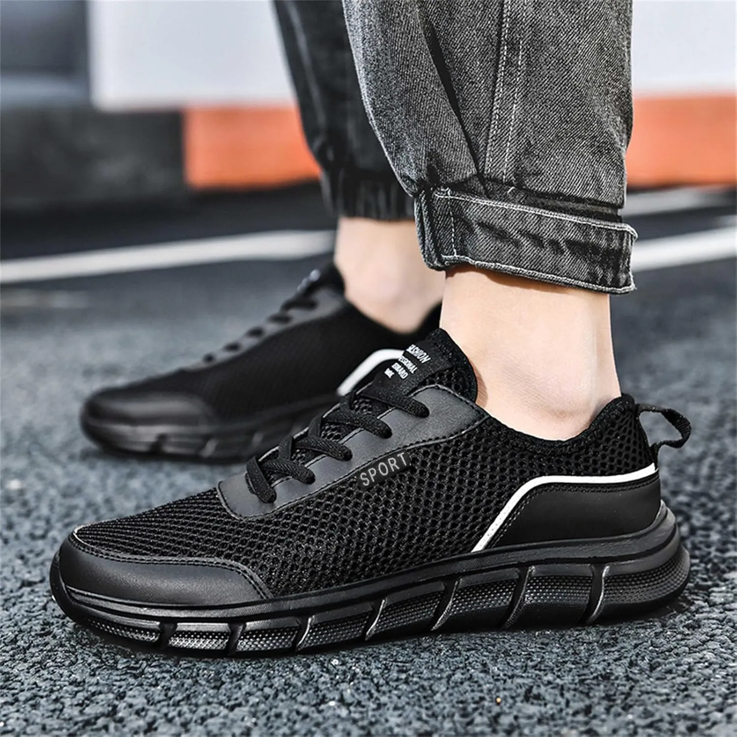 Fashion Spring and Summer Men Sports Shoes Flat Lightweight Mesh Breathable Lace Up Solid Color Casual Sneaker Men