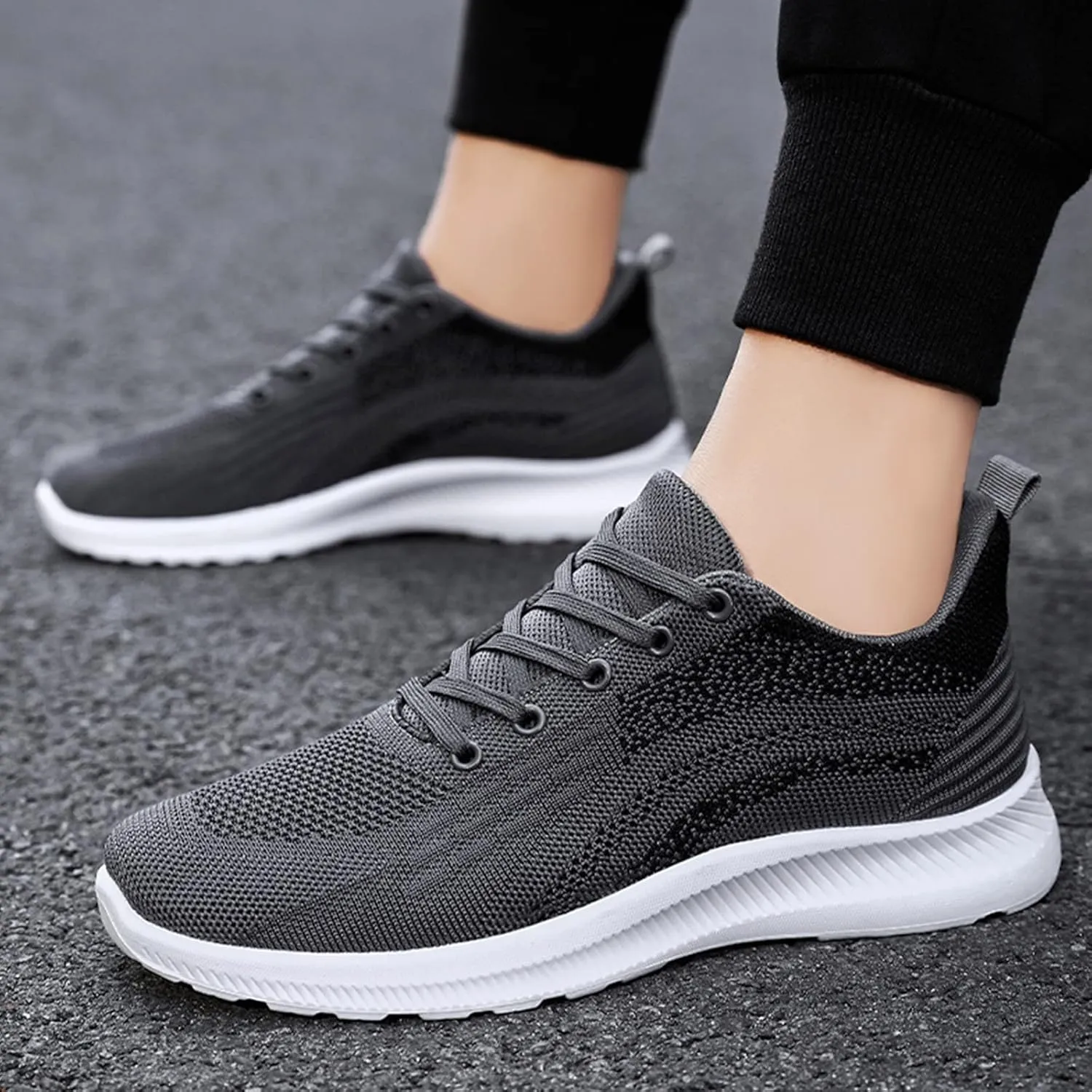 Fashion Spring and Summer Men Sports Shoes Flat Soft Bottom Mesh Breathable Comfortable Lace Up Sneaker Shelves for Men