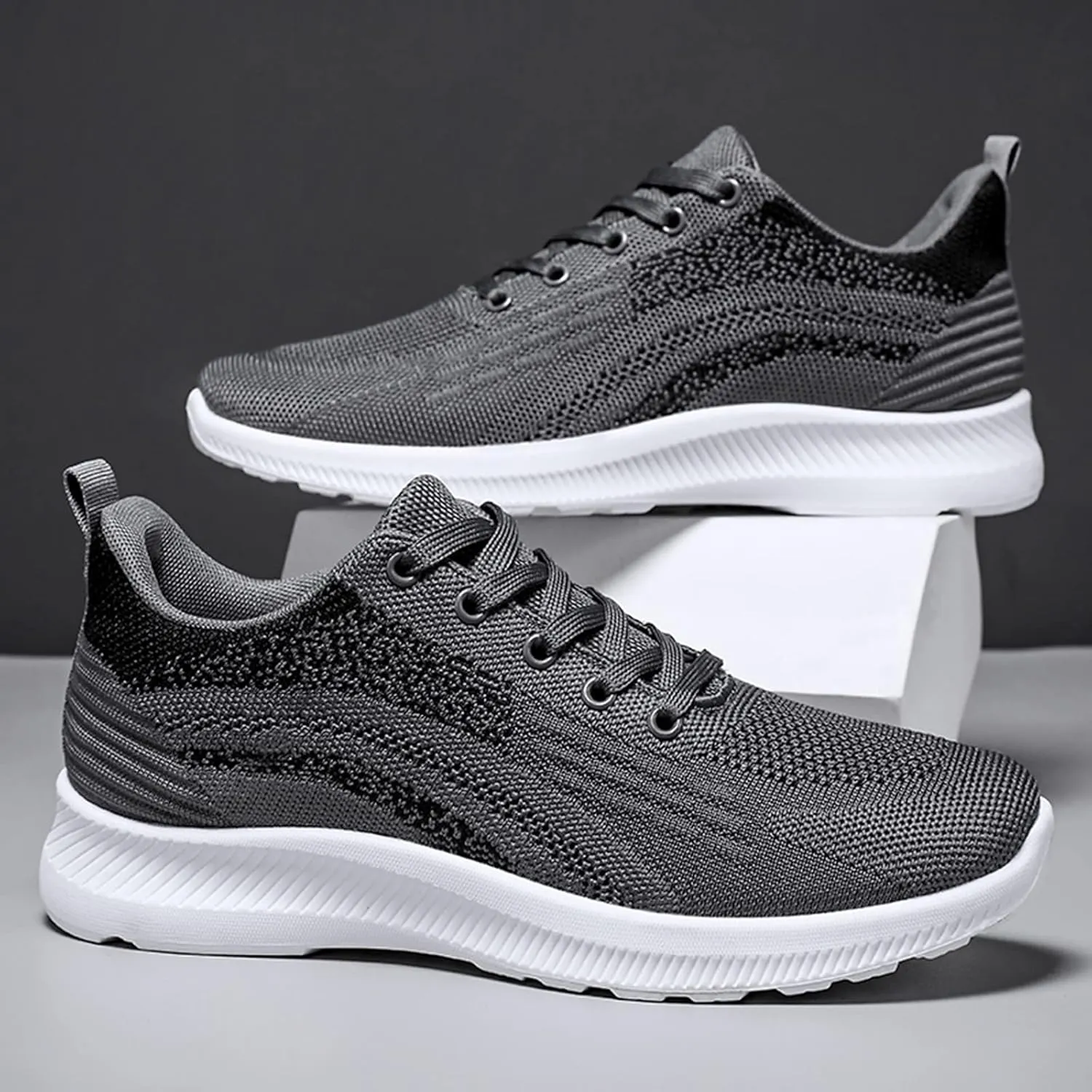 Fashion Spring and Summer Men Sports Shoes Flat Soft Bottom Mesh Breathable Comfortable Lace Up Sneaker Shelves for Men