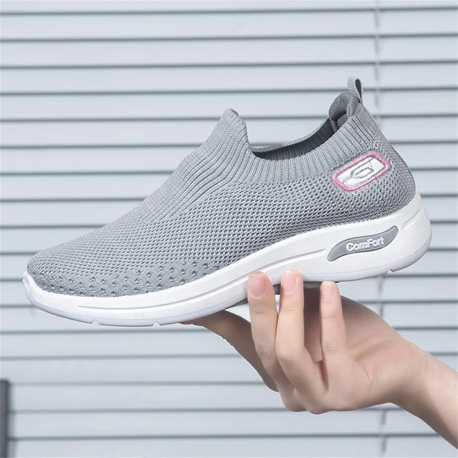 Fashion Spring and Summer Women Sports Shoes Flat Bottom and Soft Bottom Fly Woven Mesh Comfortable and Women Shoes