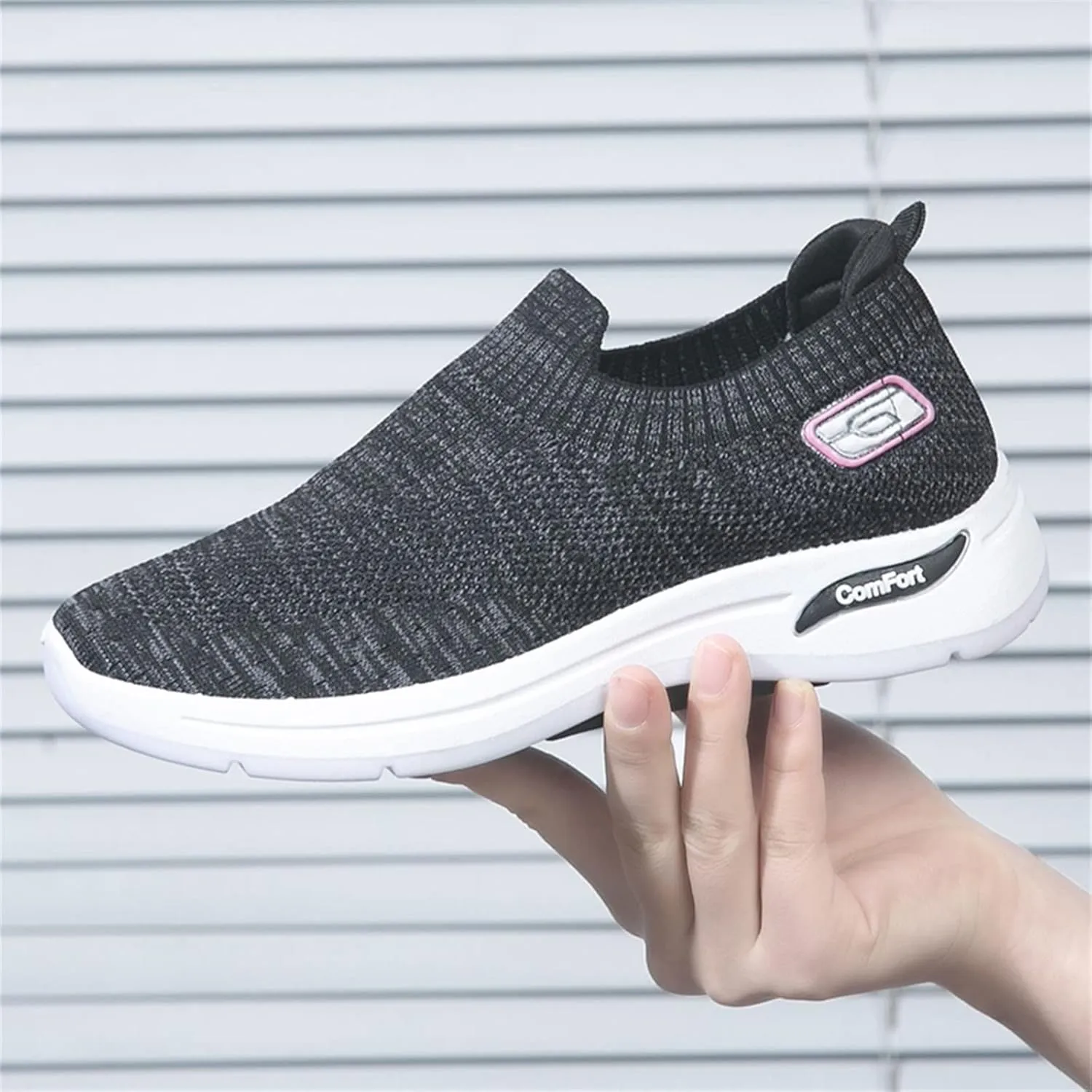 Fashion Spring and Summer Women Sports Shoes Flat Bottom and Soft Bottom Fly Woven Mesh Comfortable and Women Shoes