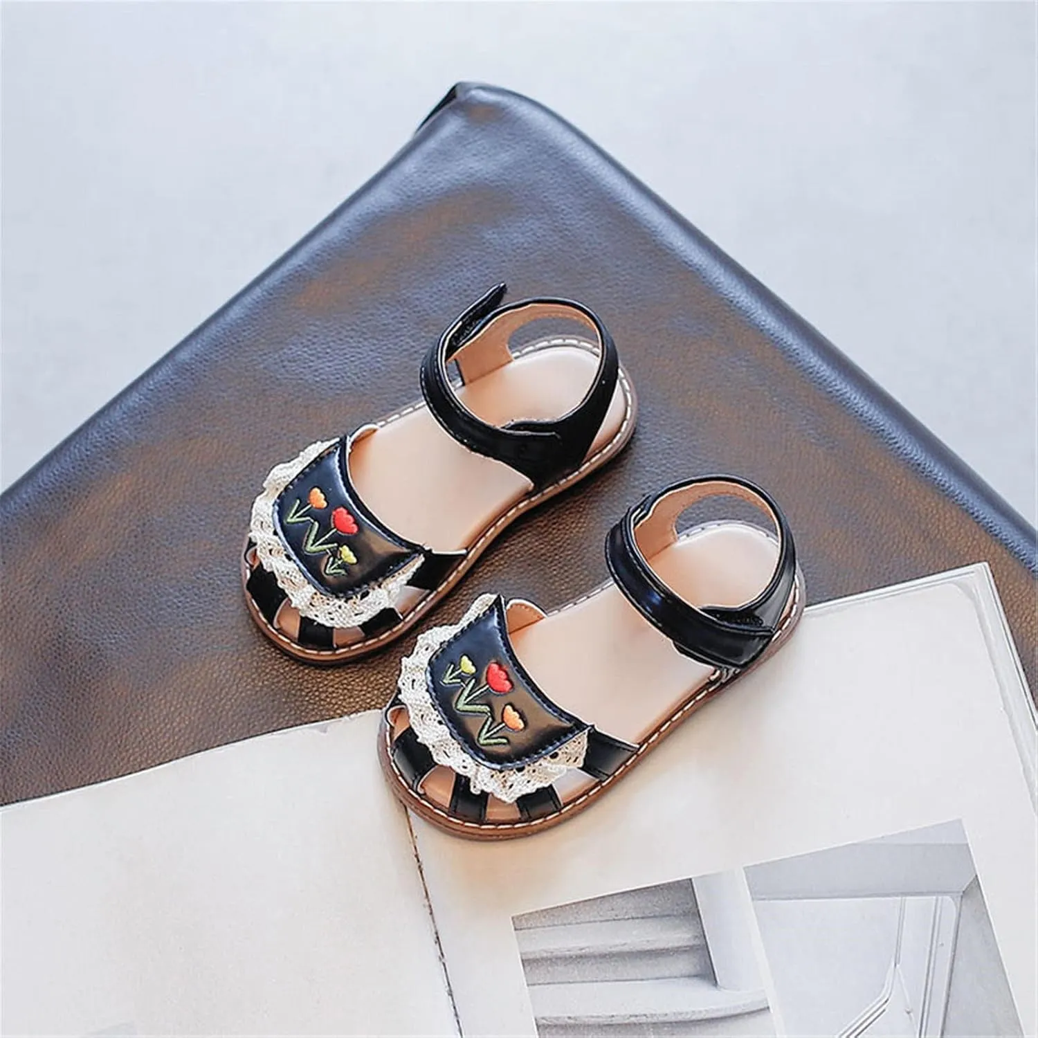 Kids Slides Shoes Kids Girls Sandals Casual Sticky Shoelaces Light Weight Adjustable Straps Dressy Sandals for Girls