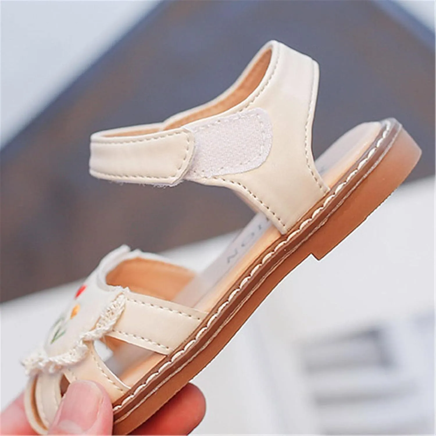 Kids Slides Shoes Kids Girls Sandals Casual Sticky Shoelaces Light Weight Adjustable Straps Dressy Sandals for Girls
