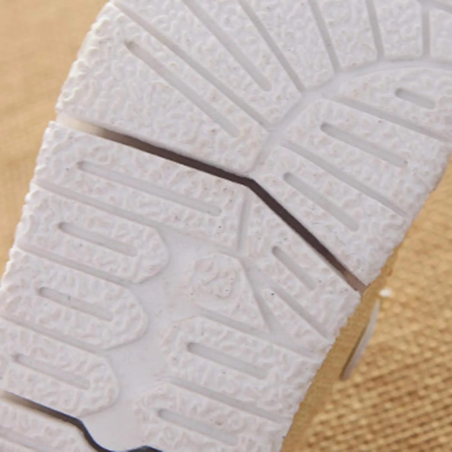 Light Up Toddler Baby Sandals Boys Girls Non Slip Open Toe Outdoor Beach Shoes Adjustable Strap Summer Sneakers
