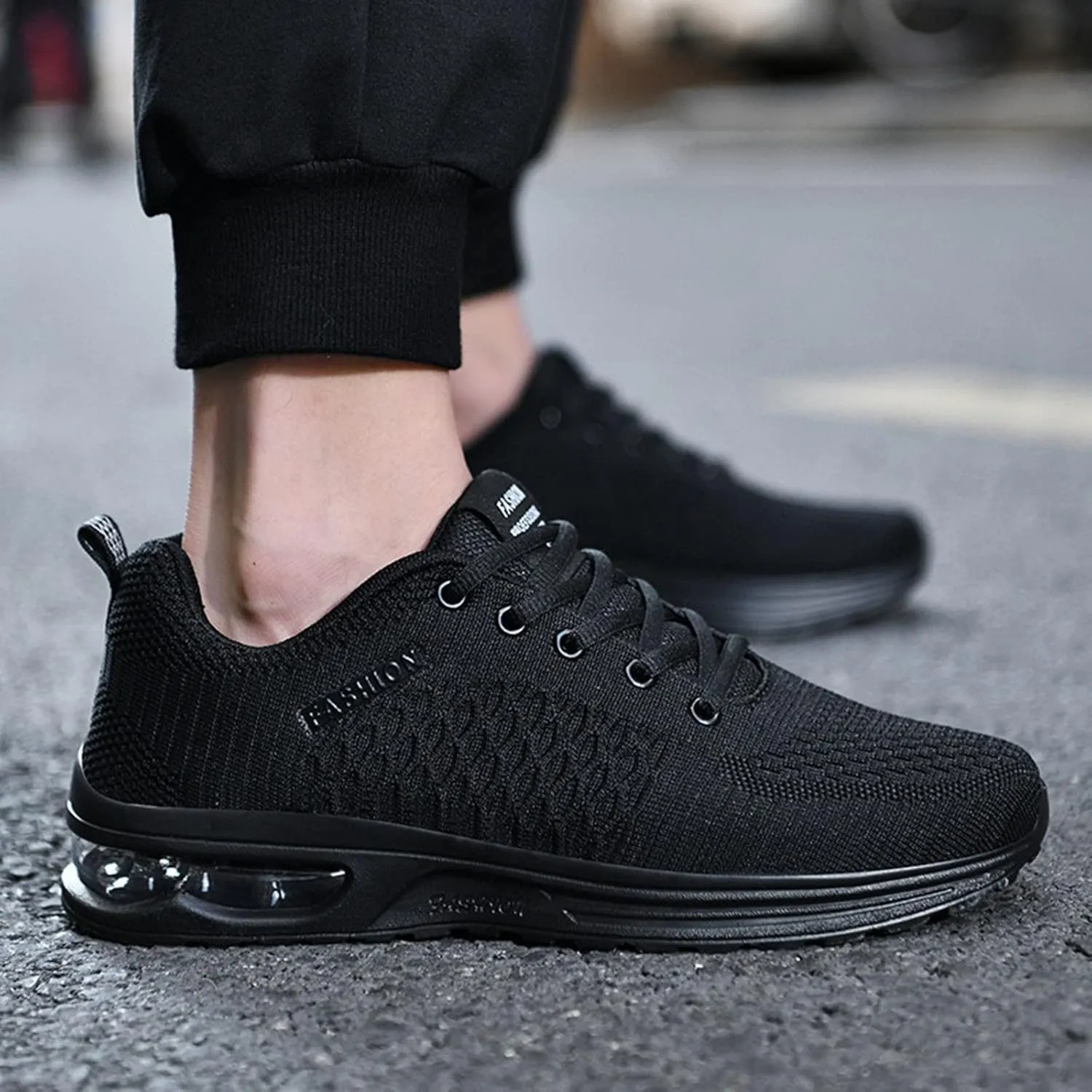 Men's Athletic Running Shoes Breathable and Light Outdoor Comfy Walking Shoe Men's Lightweight Cushion Sneakers