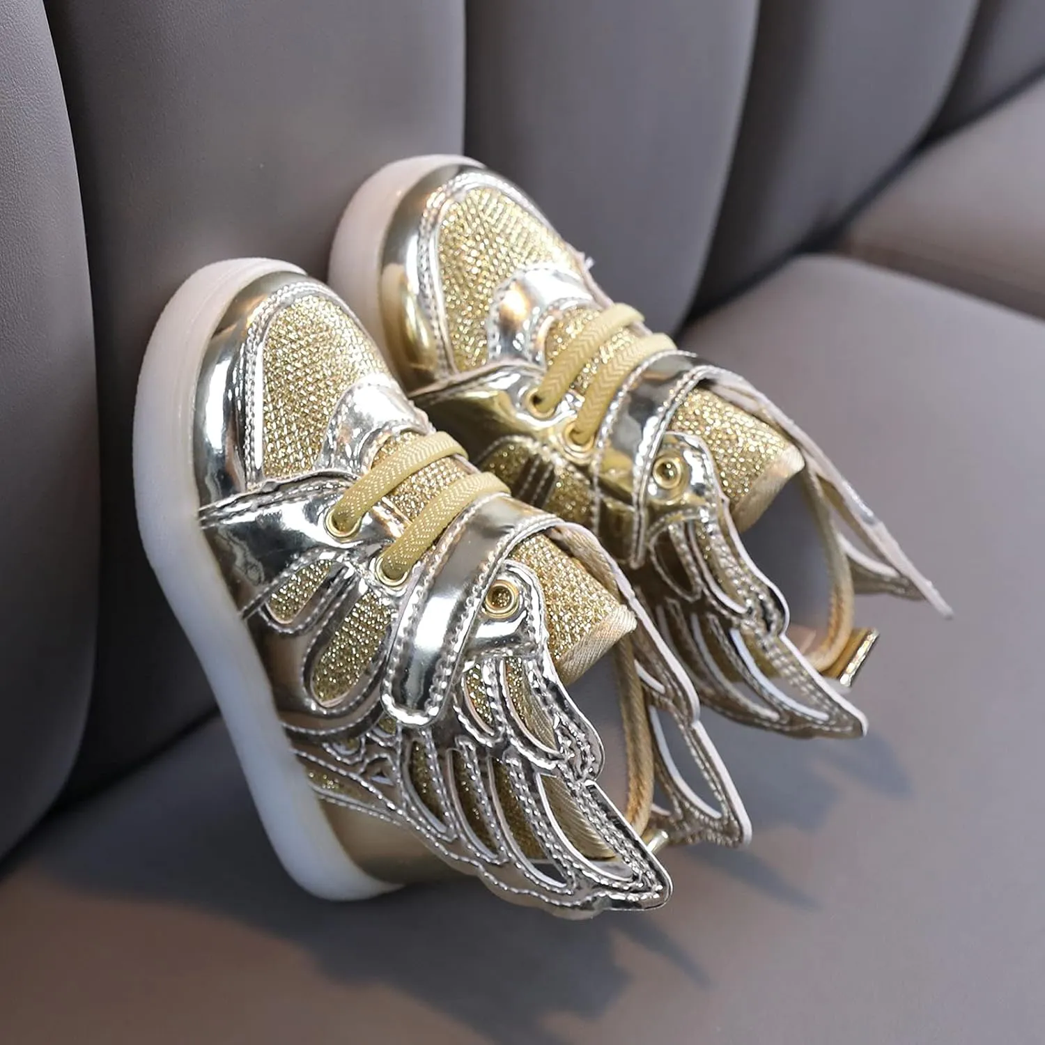 Sneakers for Girls LED Light Up Sneakers Breathable Sport Casual Shoes Kids Light Flashing Lightweight Running Shoes