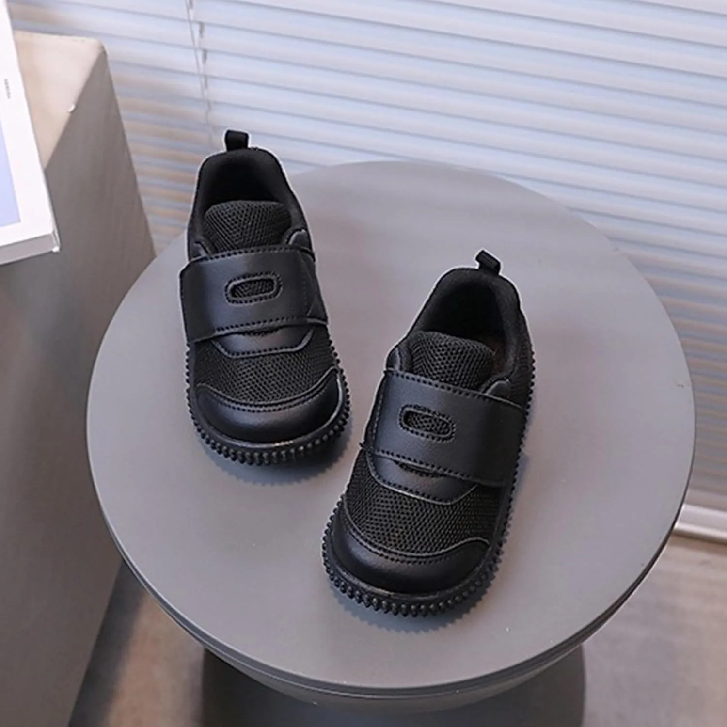Spring and New Breathable Solid Color Simple and Versatile Children's Sports Walking Shoes Kids Tennis Shoes Kid