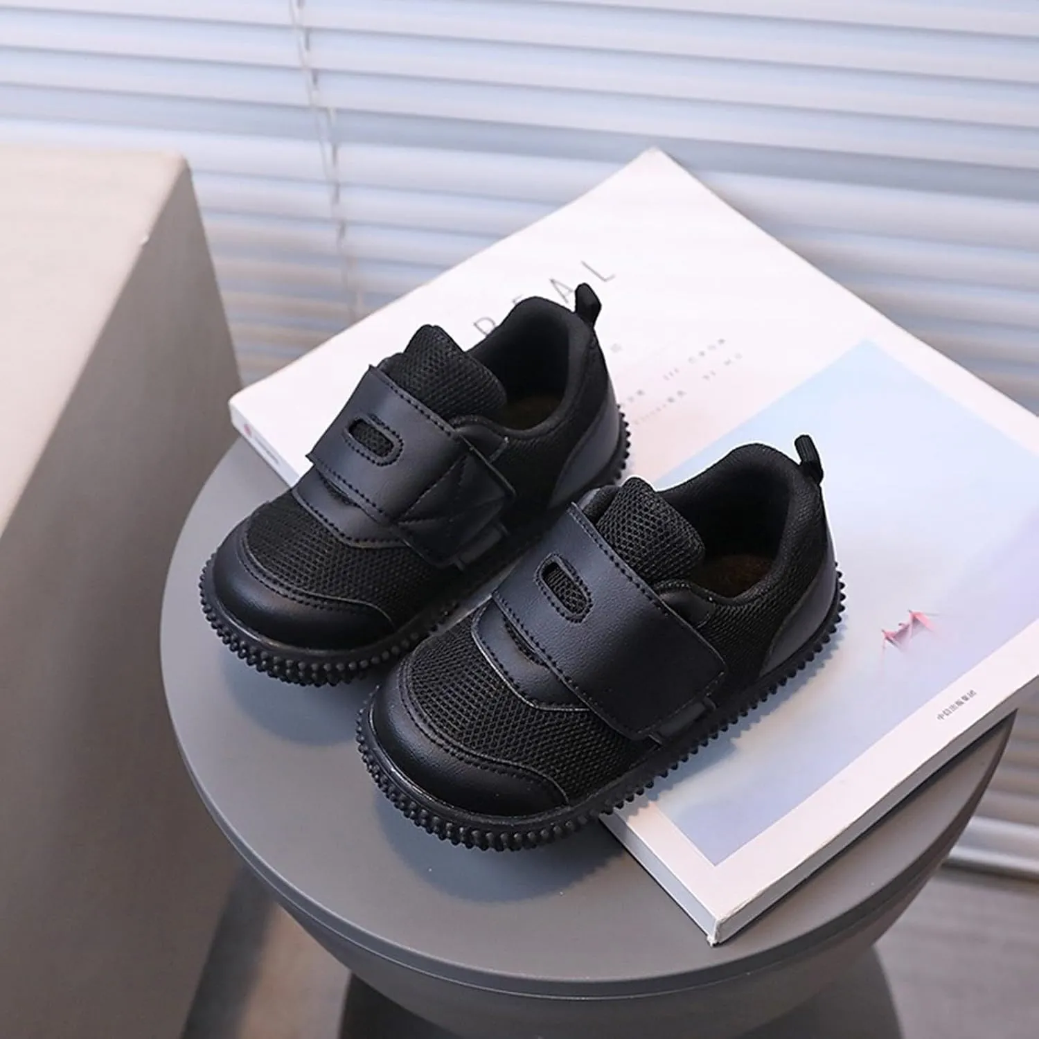 Spring and New Breathable Solid Color Simple and Versatile Children's Sports Walking Shoes Kids Tennis Shoes Kid