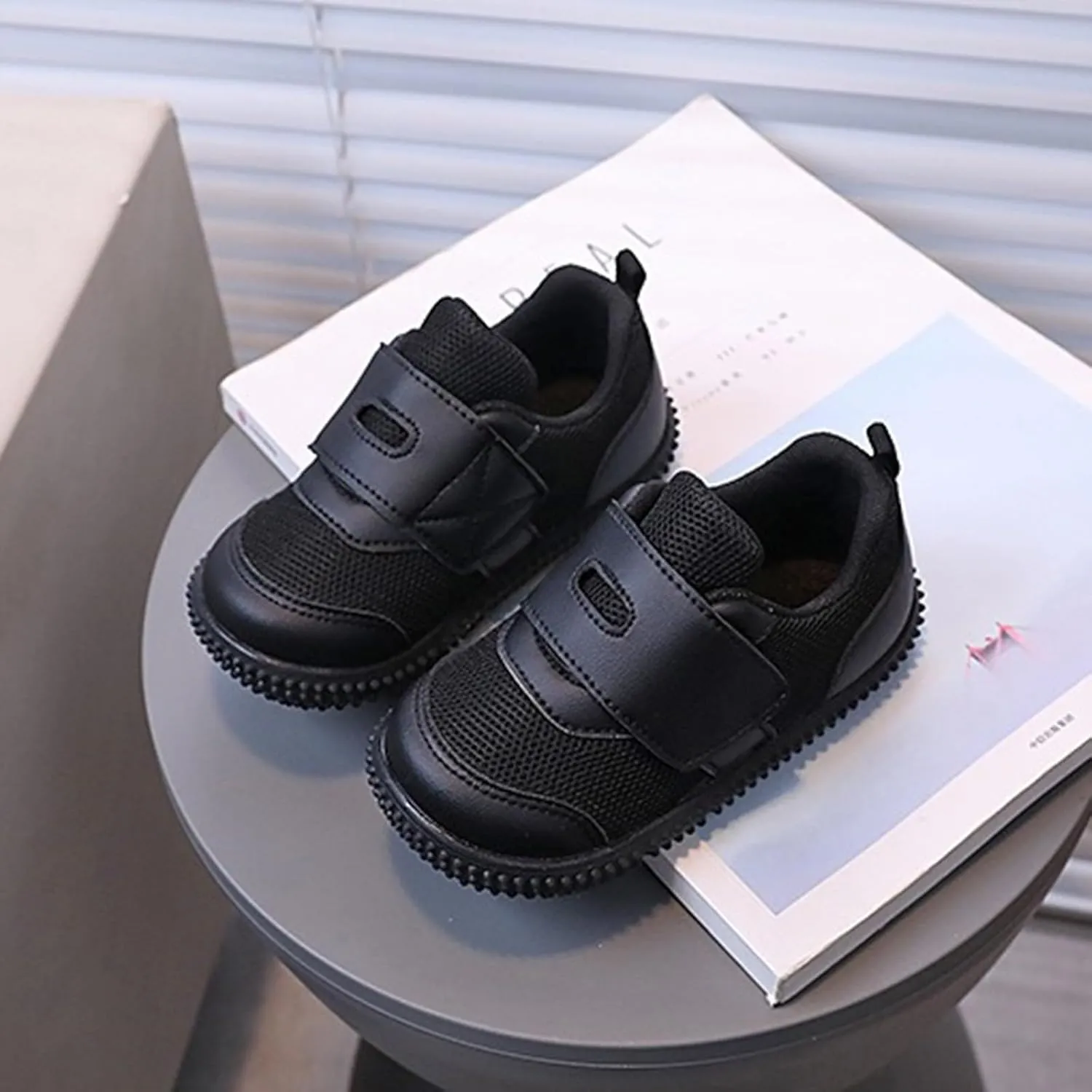 Spring and New Breathable Solid Color Simple and Versatile Children's Sports Walking Shoes Kids Tennis Shoes Kid