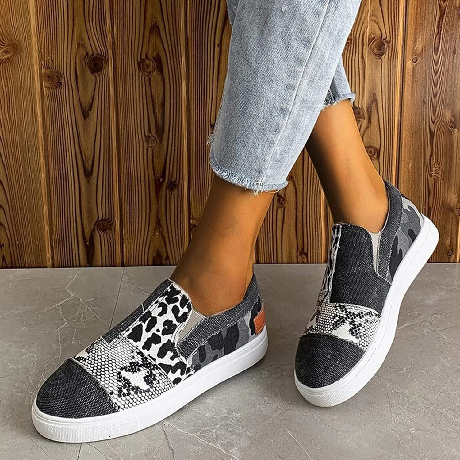 Women Walking Shoes Canvas Sneakers Leopard Print Breathable Mesh Shoes Lightweight Casual Sneakers Comfortable Non Slip Summer Shoe Orthotic Sneakers Outdoor Footwear for Beach Vacation 2025 Fashion