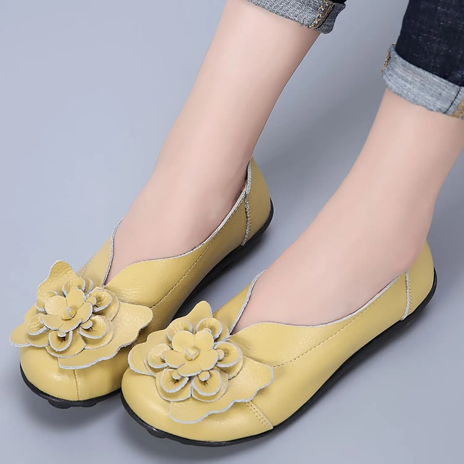 Women's Leather Flowers Loafers Lightweight Comfortable Round Toe Soft Bottom Walking Shoes Summer Casual Slip On Moccasins Driving Flats Outdoor Work Shoes