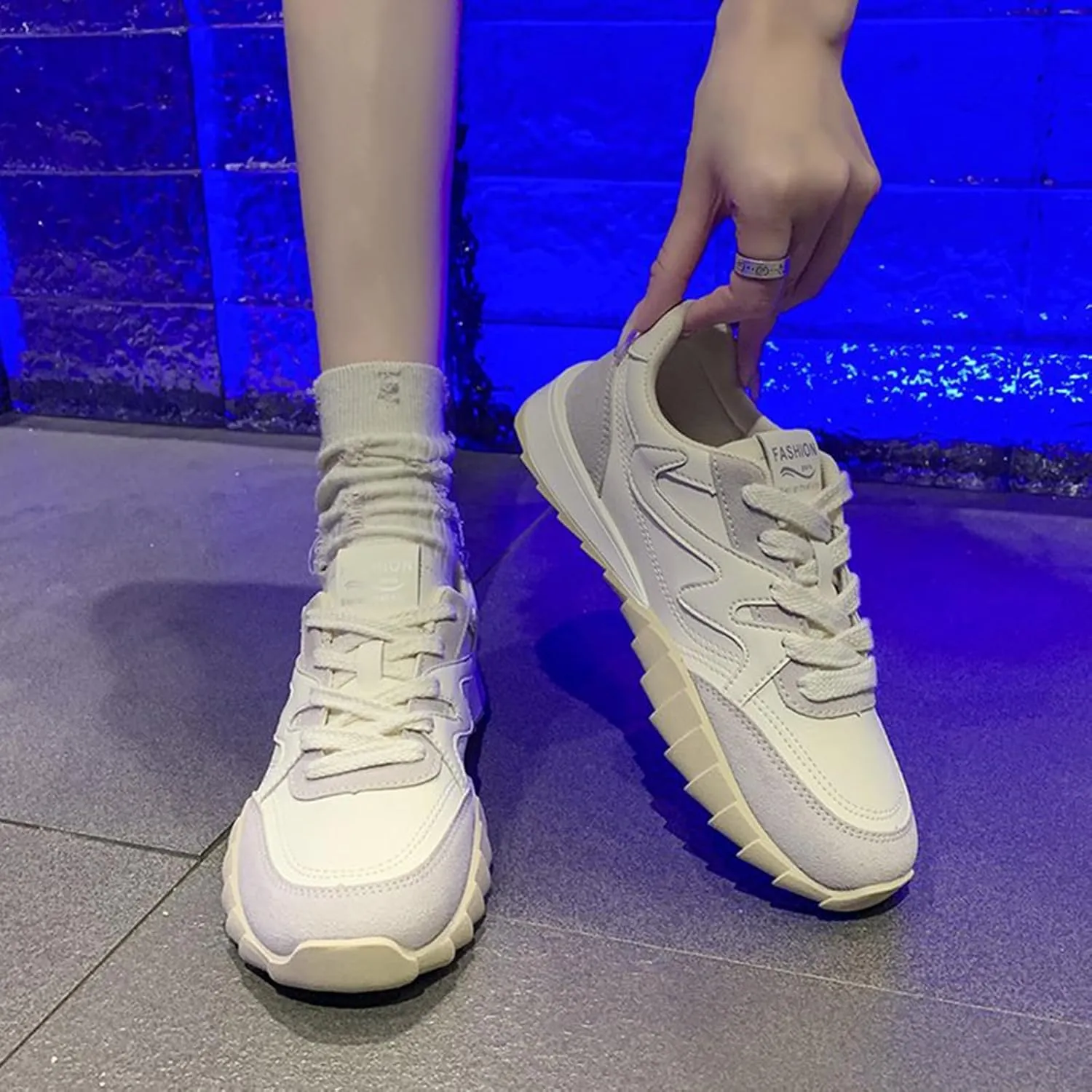 Women's Spring/Autumn Casual Sport Shoes White Dad Trainers Lightweight Breathable Soft Leather Lace-Up Fashion Sneakers